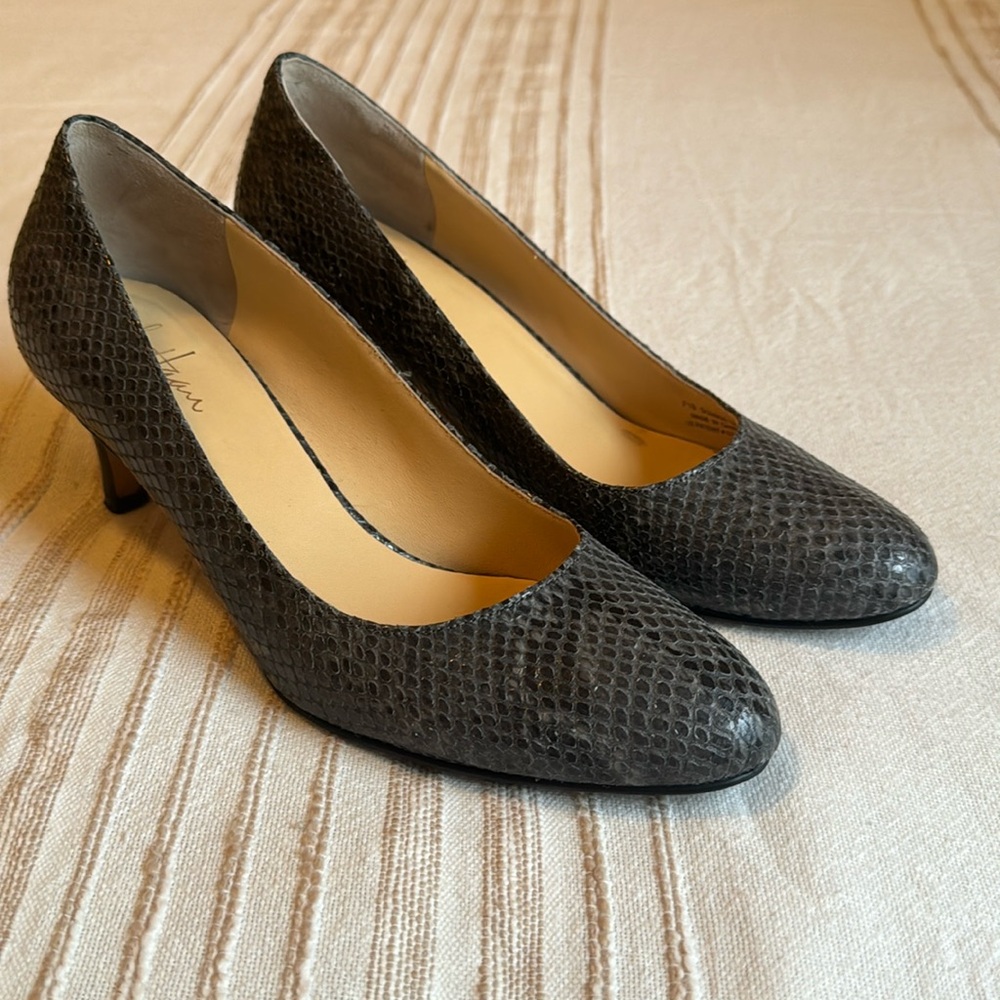 Cole Haan Nike Air pumps snakeskin gray low heels size 9 1/2B